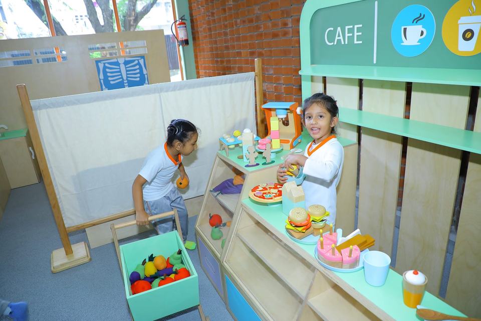 Children at the pretend cafe