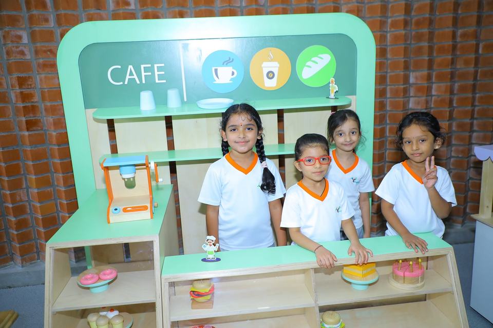 Children at the pretend cafe
